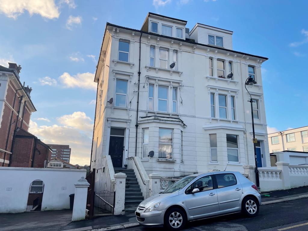 Lot: 59 - FREEHOLD BLOCK OF FLATS -